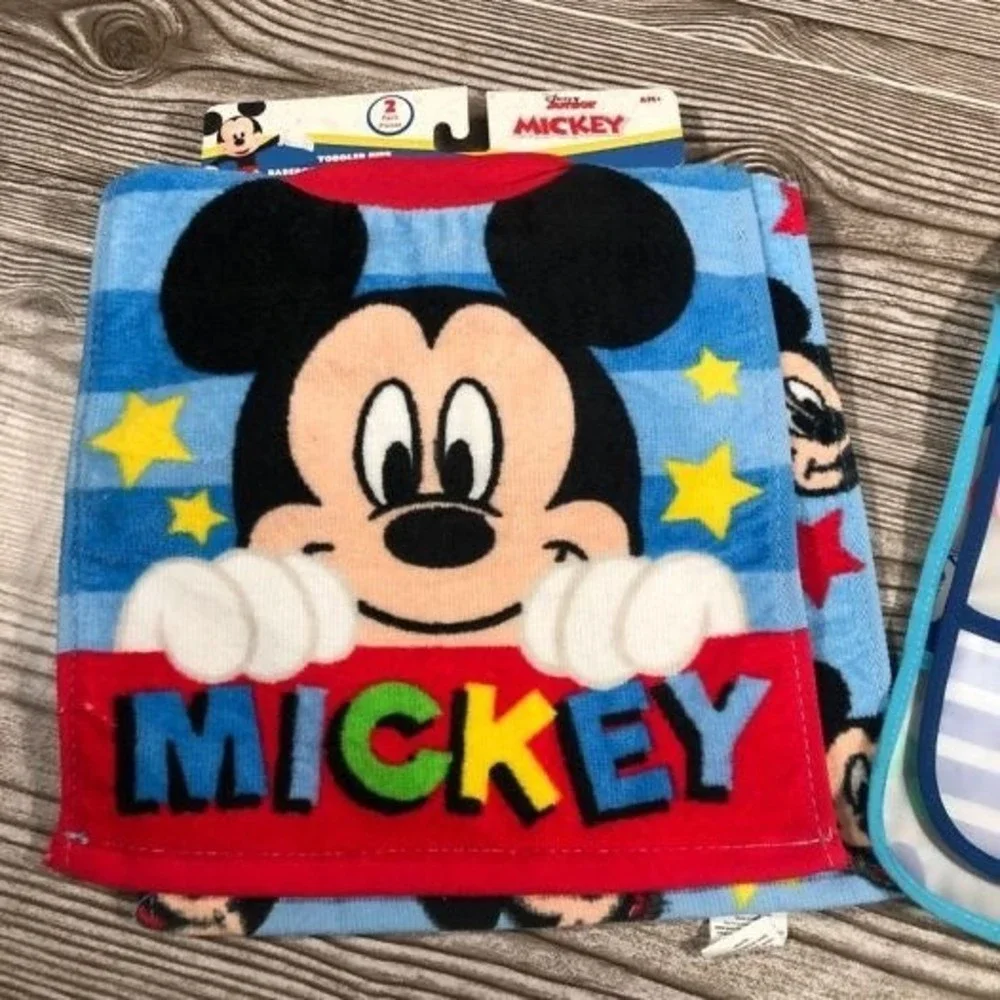 Disney Mickey Mouse bib bundle of (4).   B3
